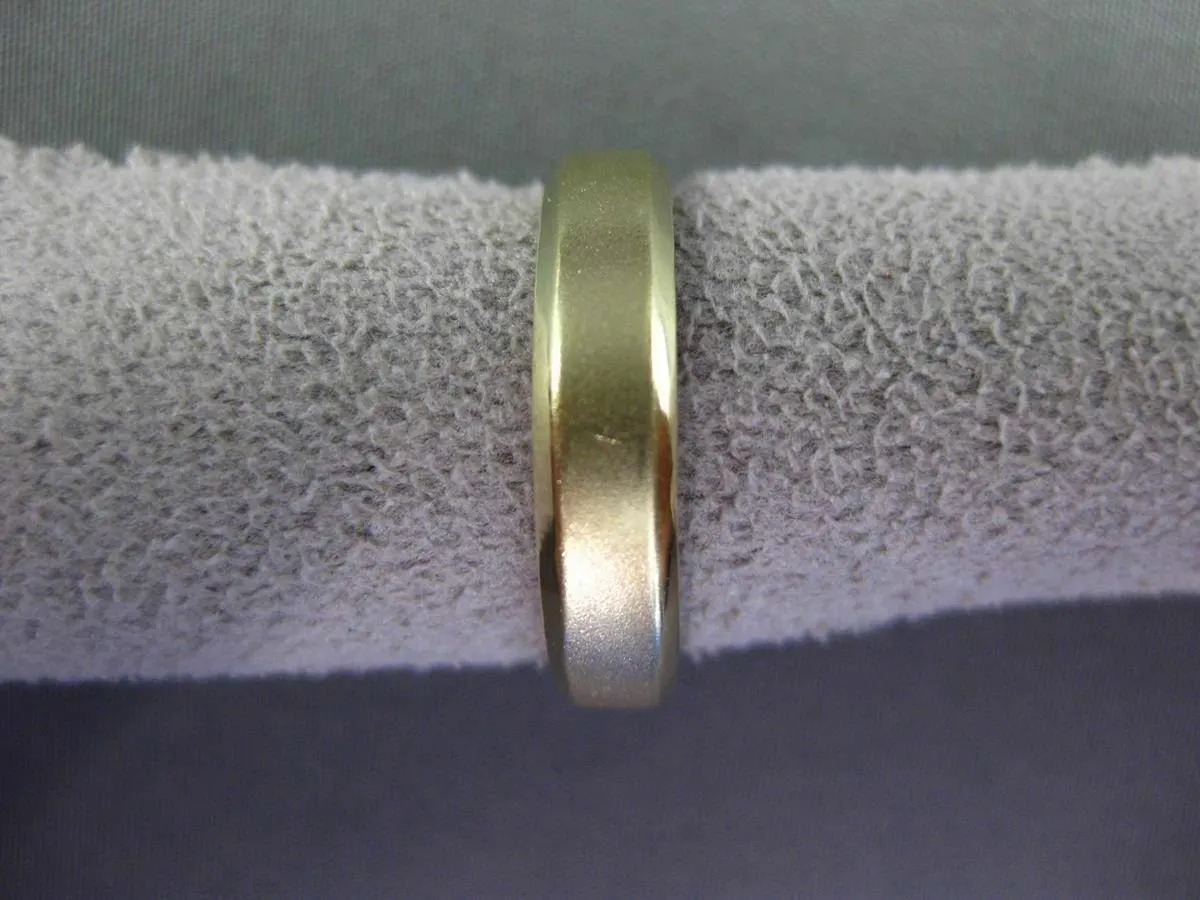 14KT YELLOW GOLD MATTE & SHINY CLASSIC WEDDING ANNIVERSARY BAND RING 4.5mm 23400