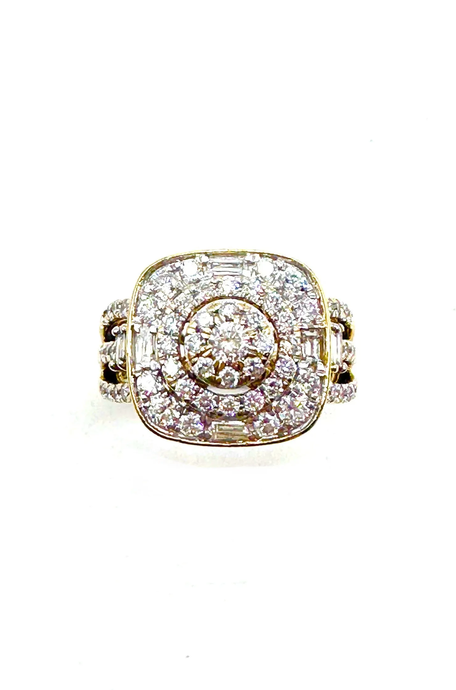 Halo diamond cluster ring