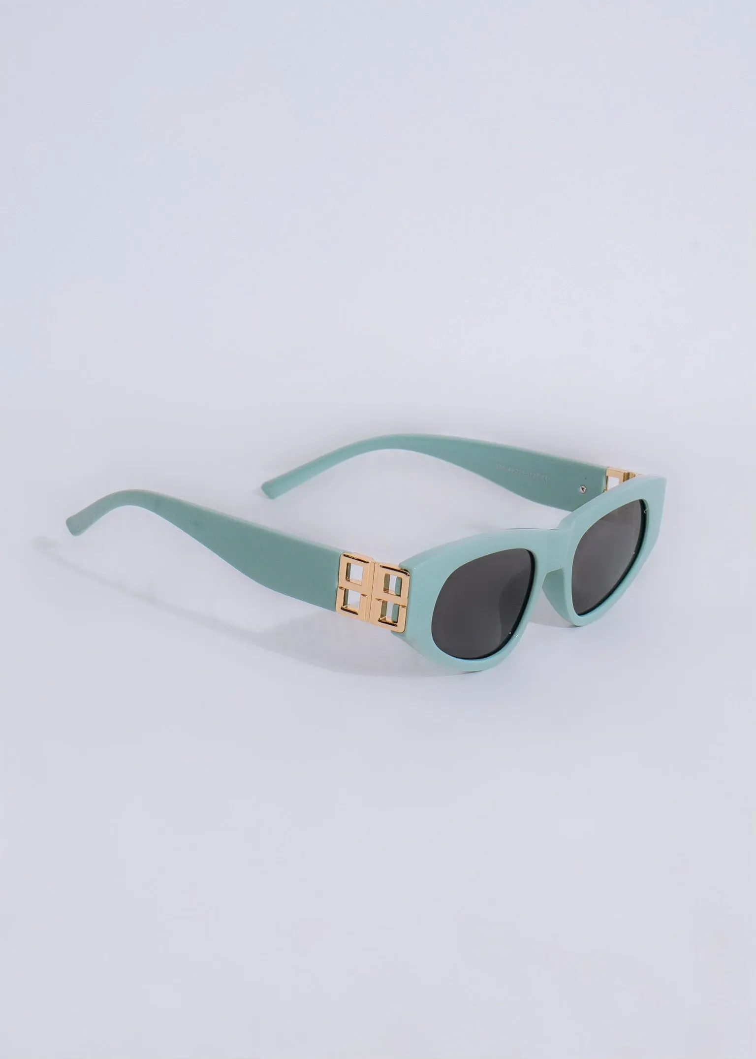 Keep Watching Oval Sunglasses Green