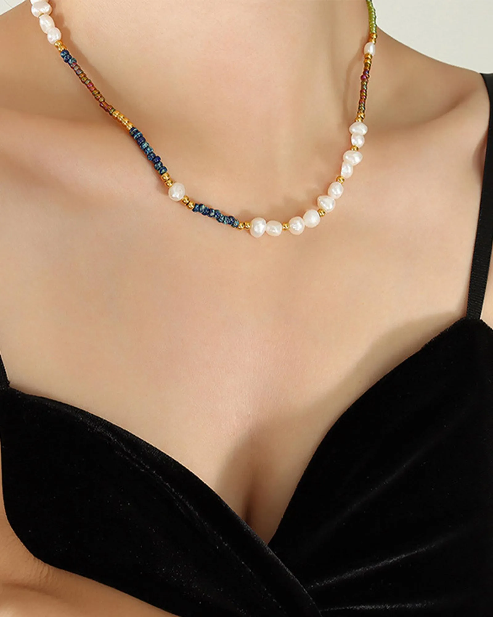 Mini Pearl & Gold Bead Neclace White Pearl/Multicolour bead