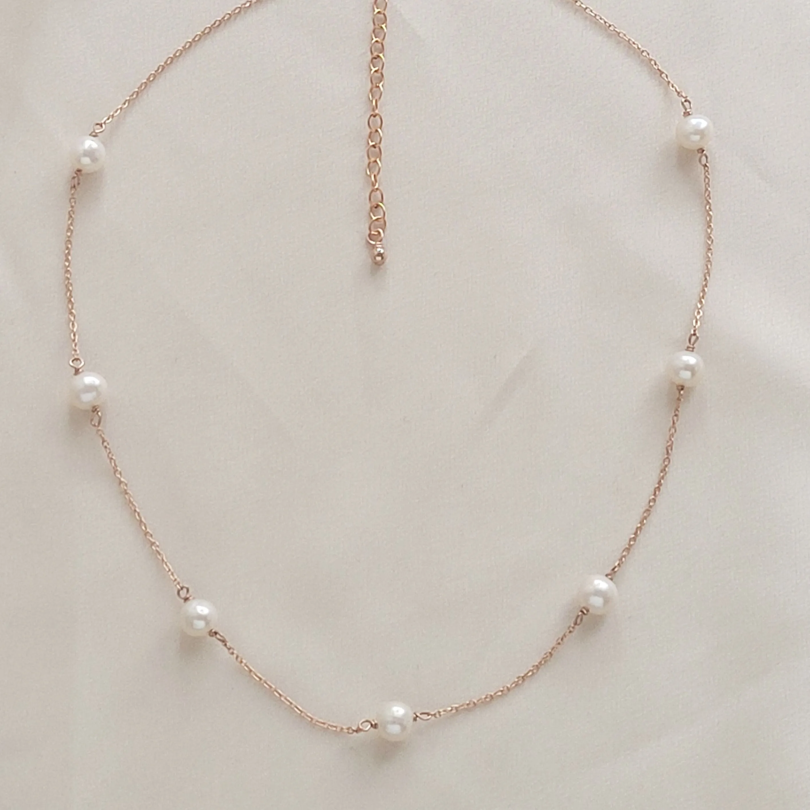 Pretty Pearl Choker