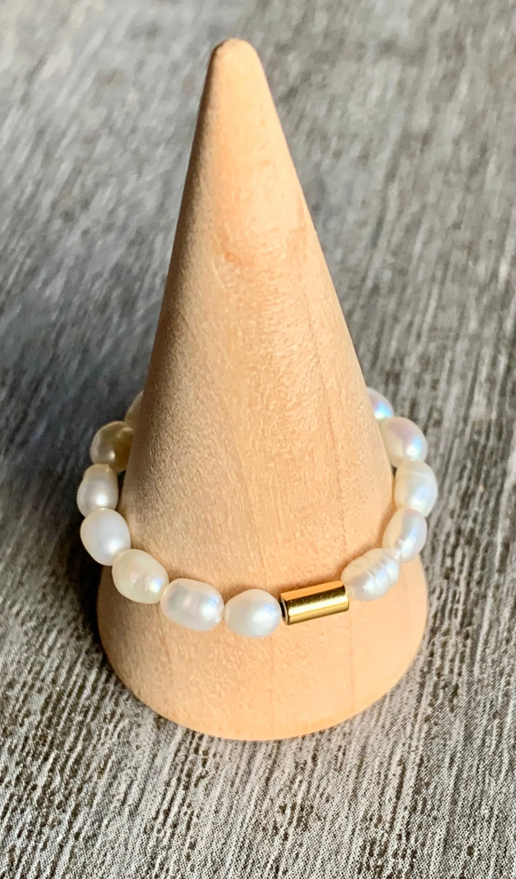 Sofia Handmade Cultured Rice Pearl and Hematite Expandable Ring