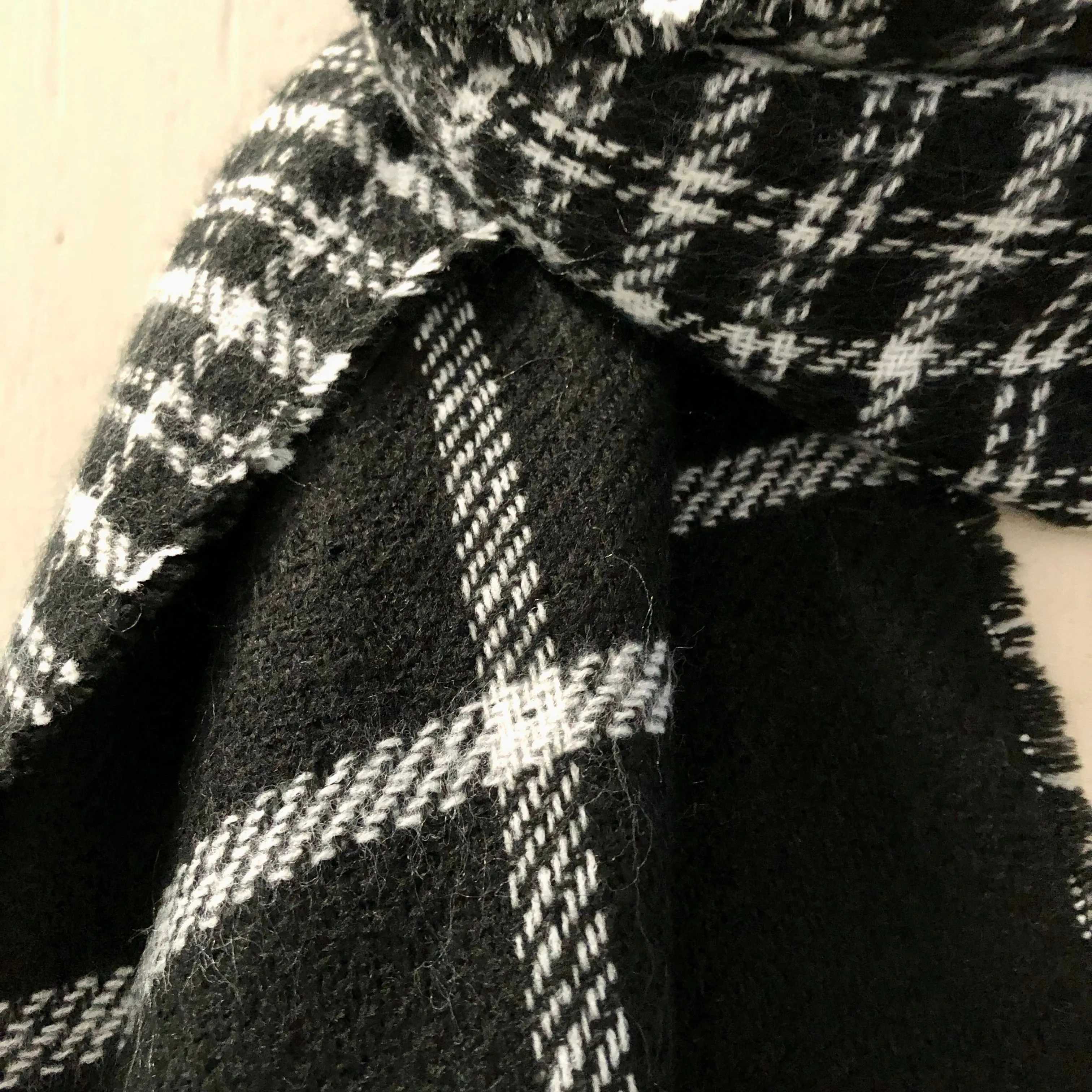 Unisex black & white reversible acrylic check scarf, approx 27" x 80"