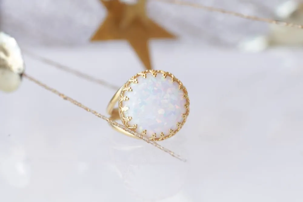 WHITE OPAL RING